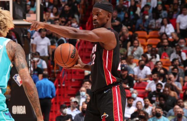 瑞士研究人员开发出能演奏复杂鼓点的人形机器人，展现创意艺术潜力。