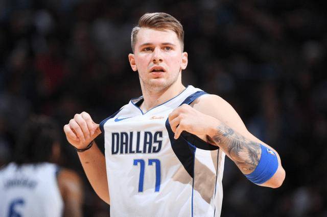 在酒桌局 在酒桌局